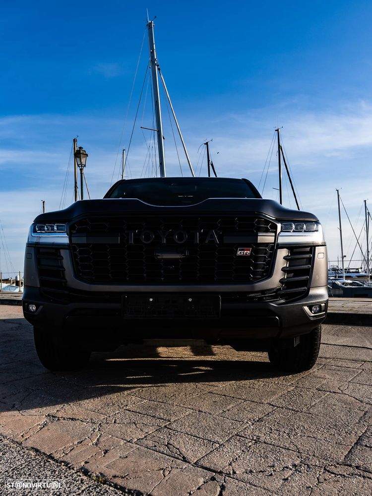 Toyota Land Cruiser - 16