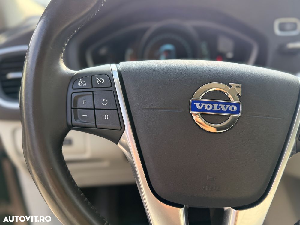 Volvo V40 Cross Country D4 Geartronic Kinetic - 5