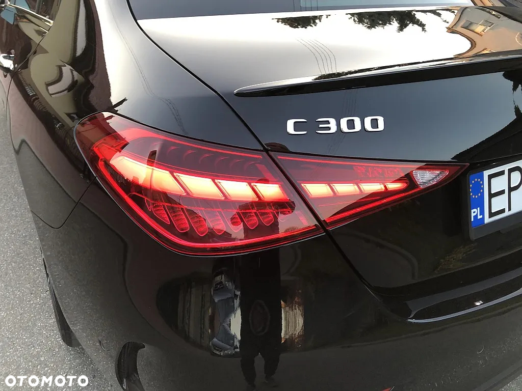 Mercedes-Benz Klasa C 300 9G-TRONIC - 33