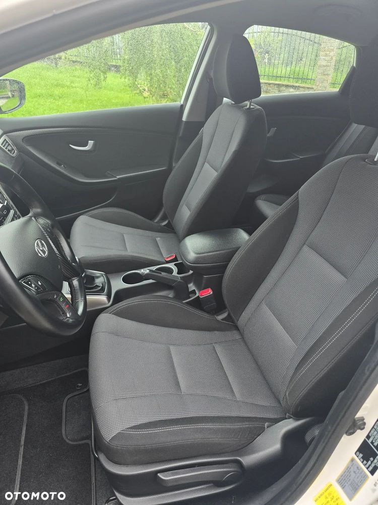 Hyundai i30 1.4 CRDi Advantage - 11