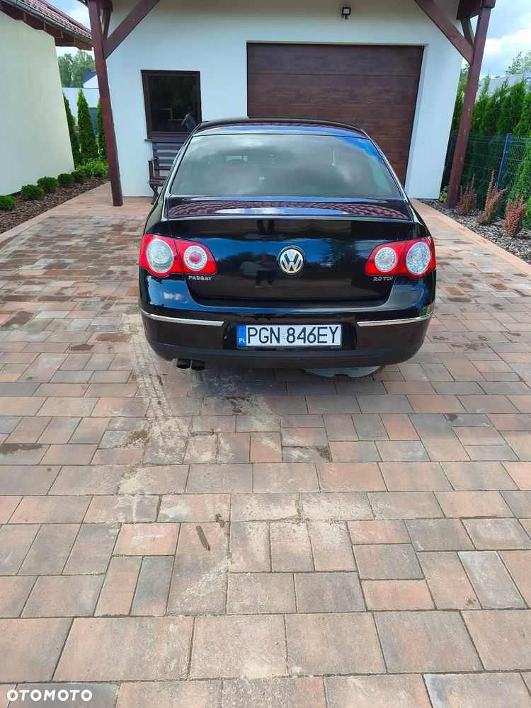 Volkswagen Passat 2.0 TDI Comfortline - 5