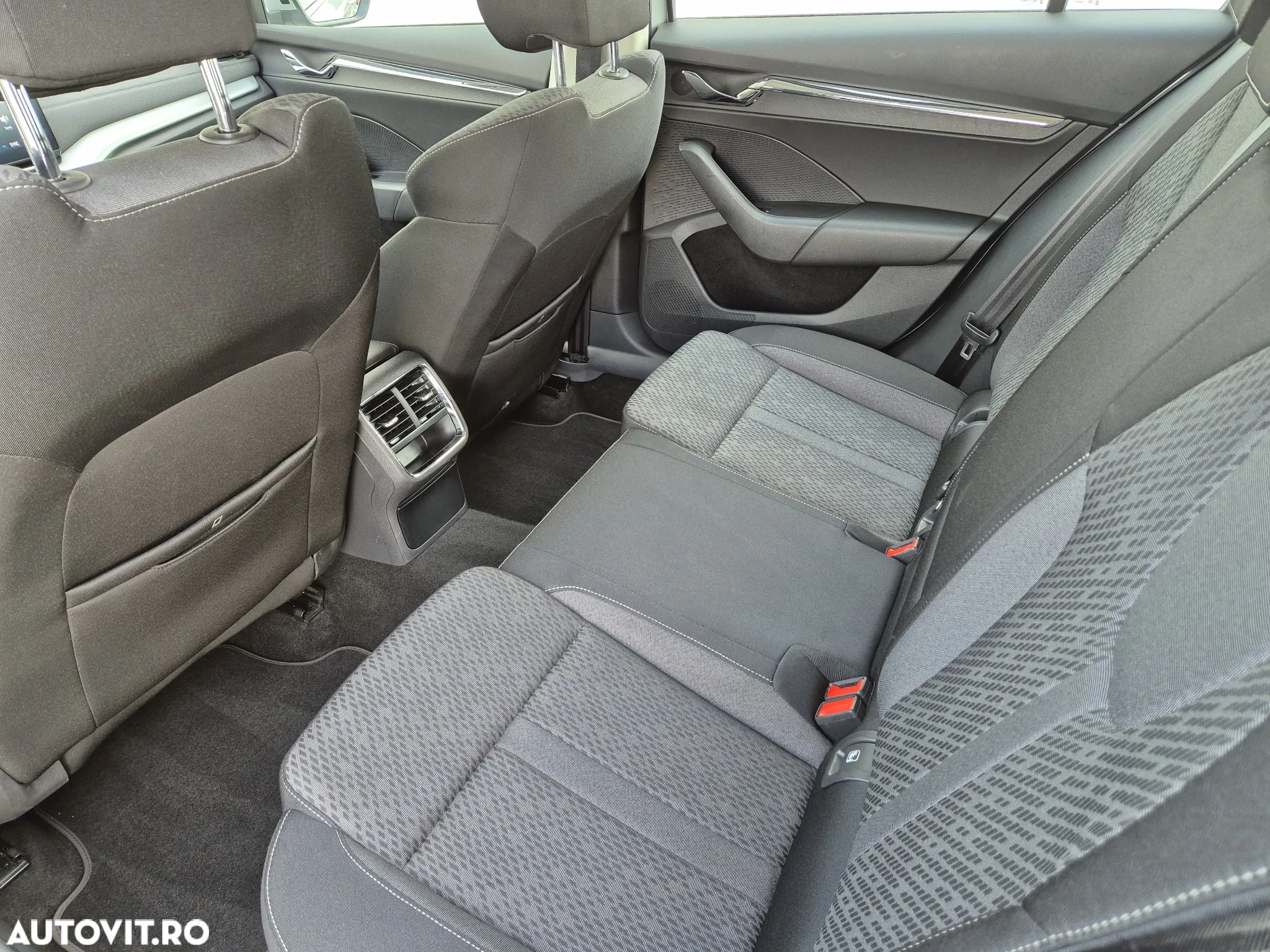 Skoda Octavia Combi Diesel 2.0 TDI DSG Style - 13