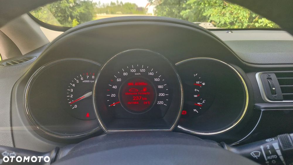 Kia Rio 1.2 Business Line Plus - 9