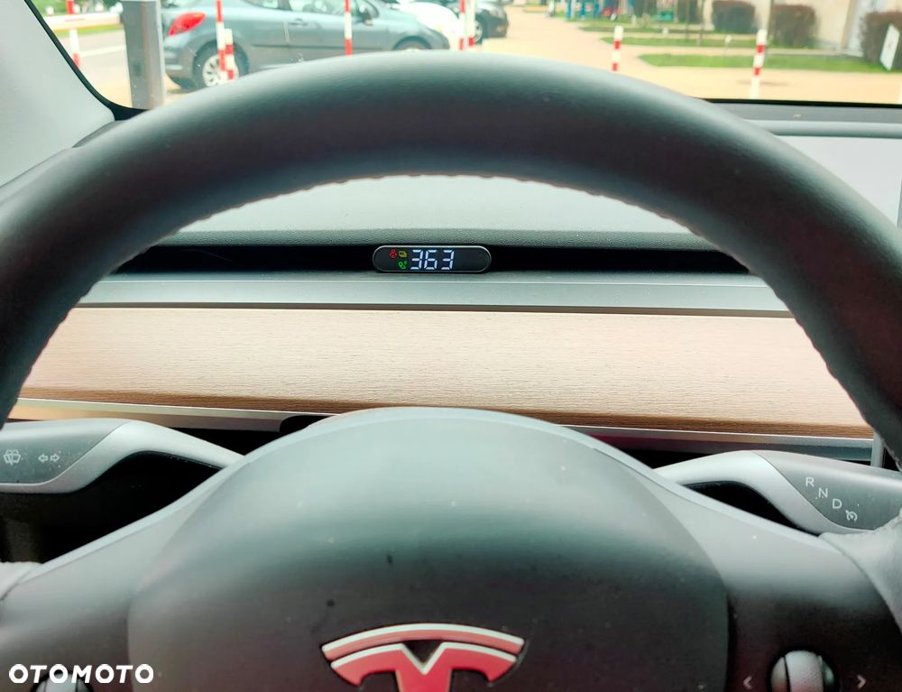 Tesla Model Y Performance AWD - 3