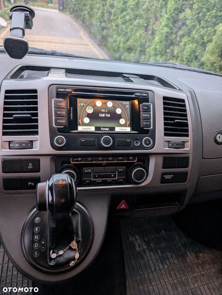 Volkswagen Caravelle - 6