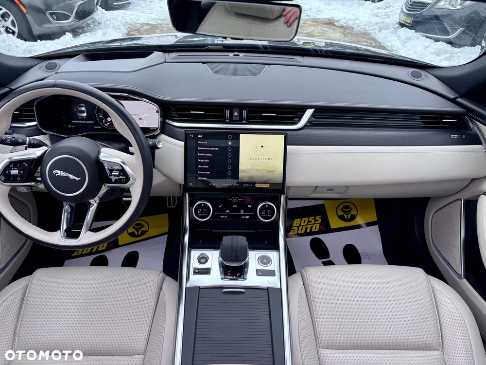 Jaguar XF - 12