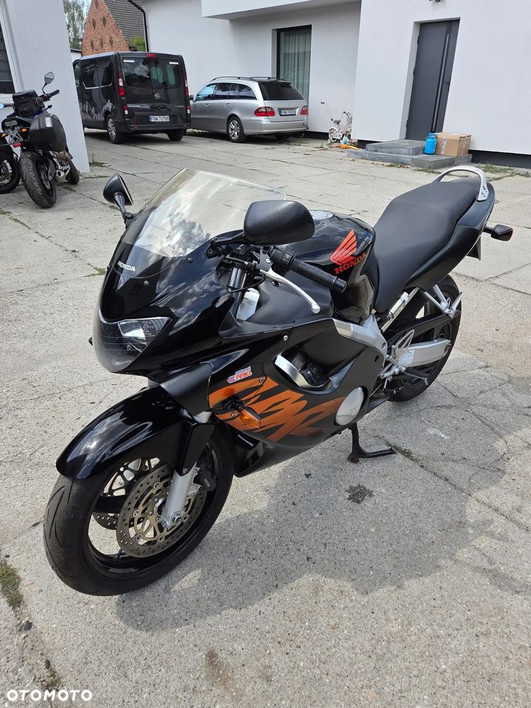 Honda CBR - 8