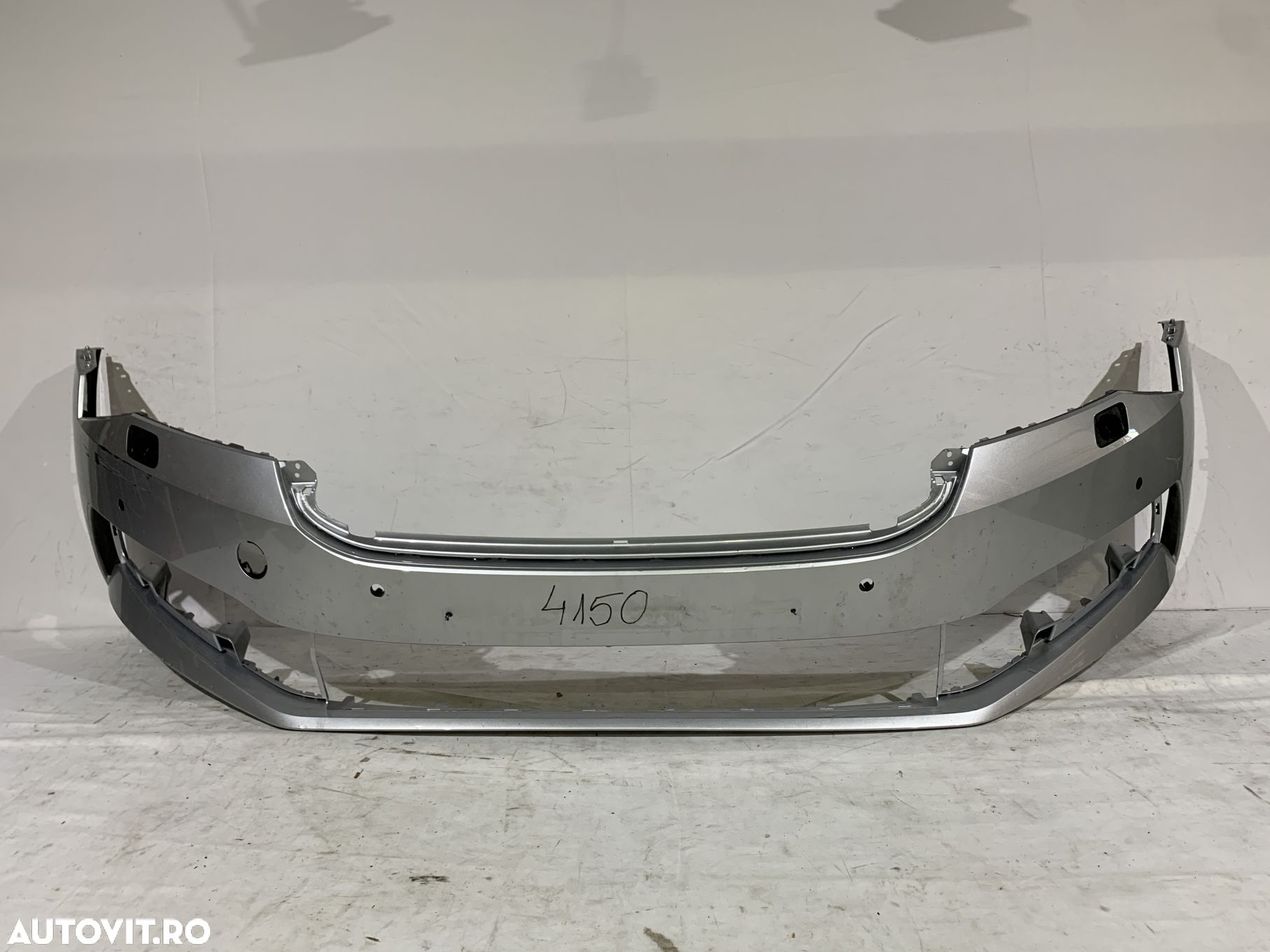 Bara fata  Skoda Superb 3, facelift, 2019, 2020, 2021, 2022, 2023, cod origine OE 3V0807221F. - 1