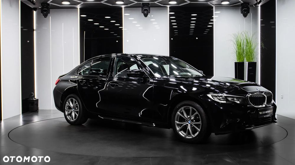 BMW Seria 3 320i - 9