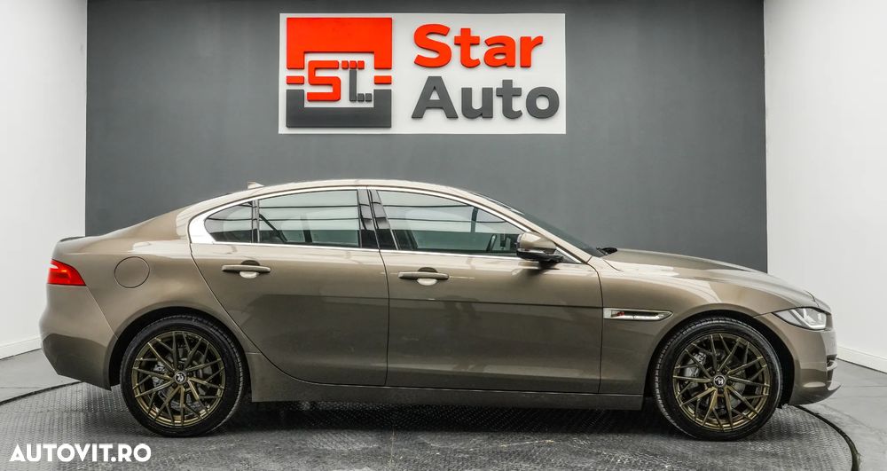 Jaguar XE 2.0 Prestige - 10