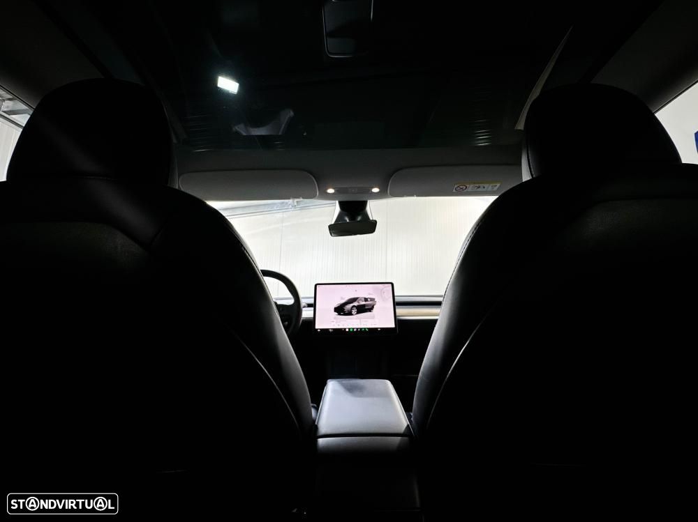 Tesla Model Y Long Range Dual Motor AWD - 27