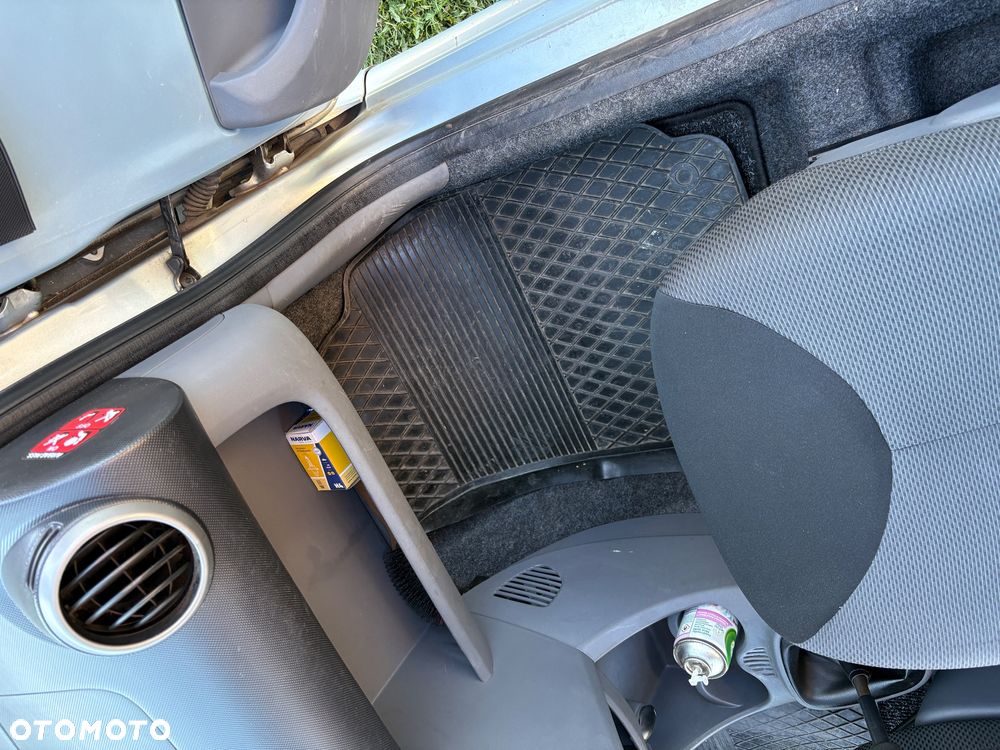 Toyota Aygo Standard - 13