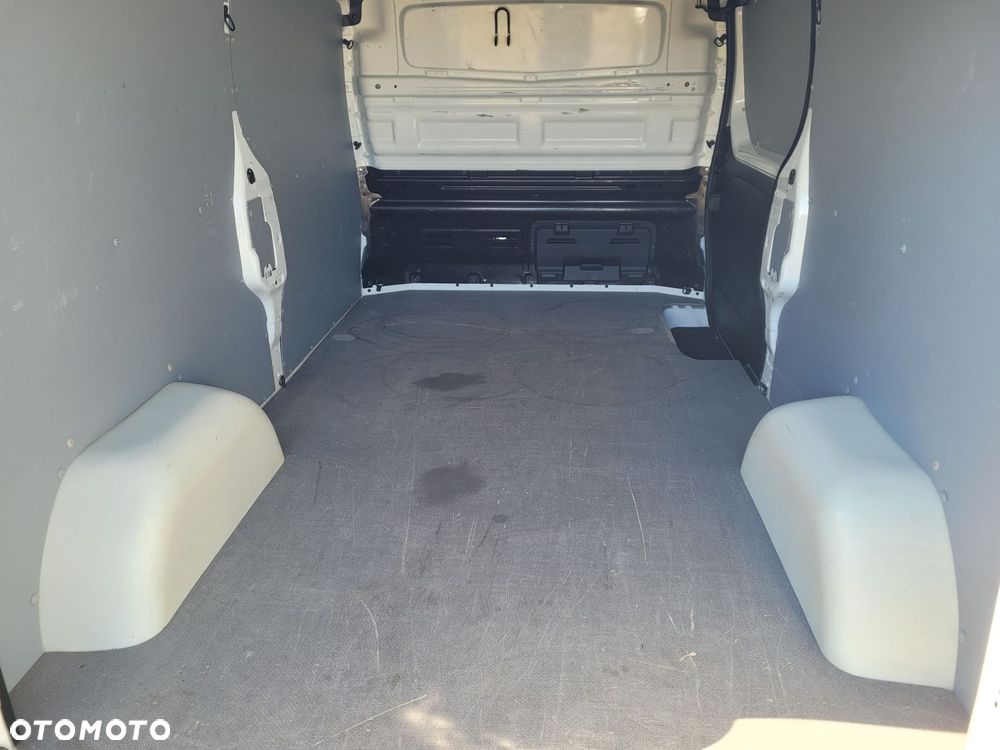 Opel Vivaro Długi L2 Webasto - 19