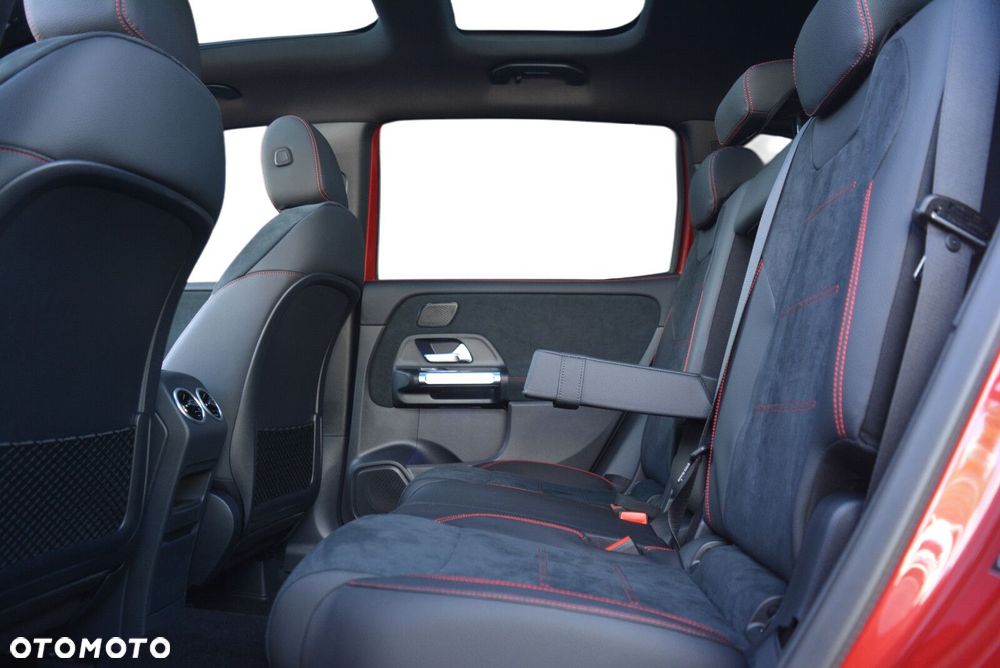 Mercedes-Benz GLB 200 AMG Line 7G-DCT - 9