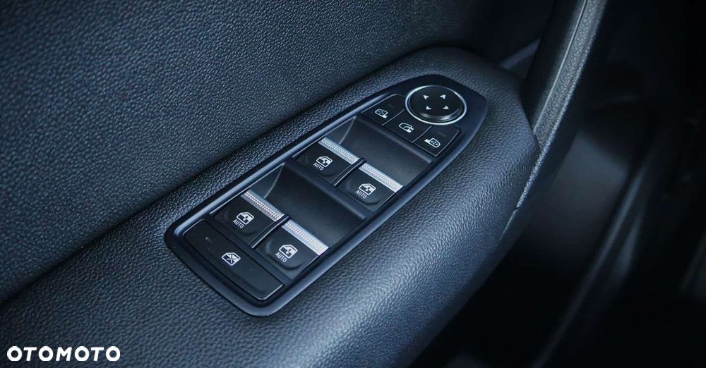 Renault Captur - 32