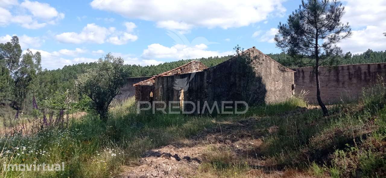 Ruína em aldeia perto de Mação - Grande imagem: 2/12