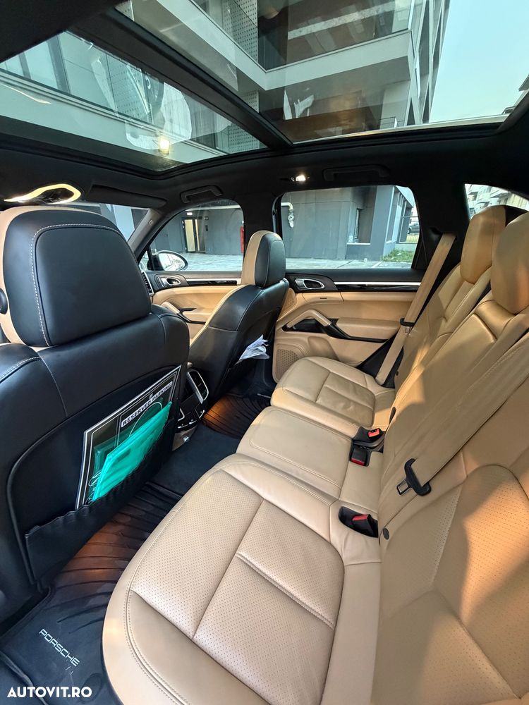 Porsche Cayenne - 16