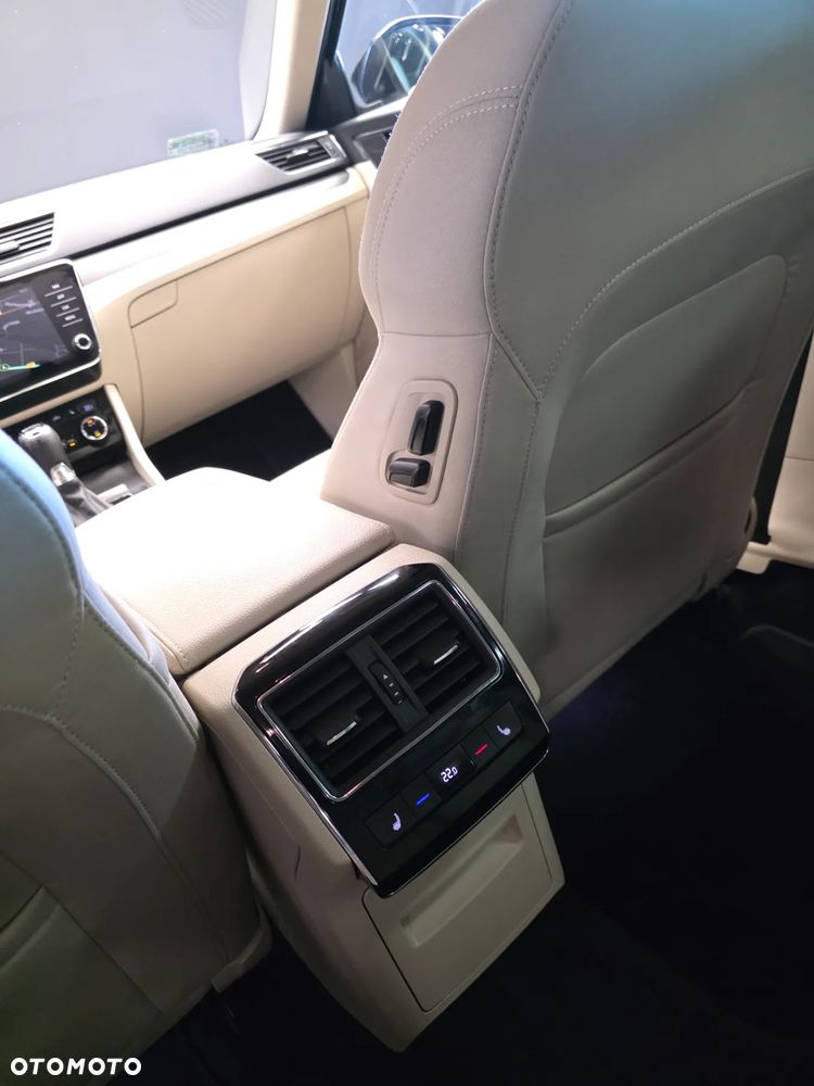 Skoda Superb 2.0 TDI SCR Style DSG - 34