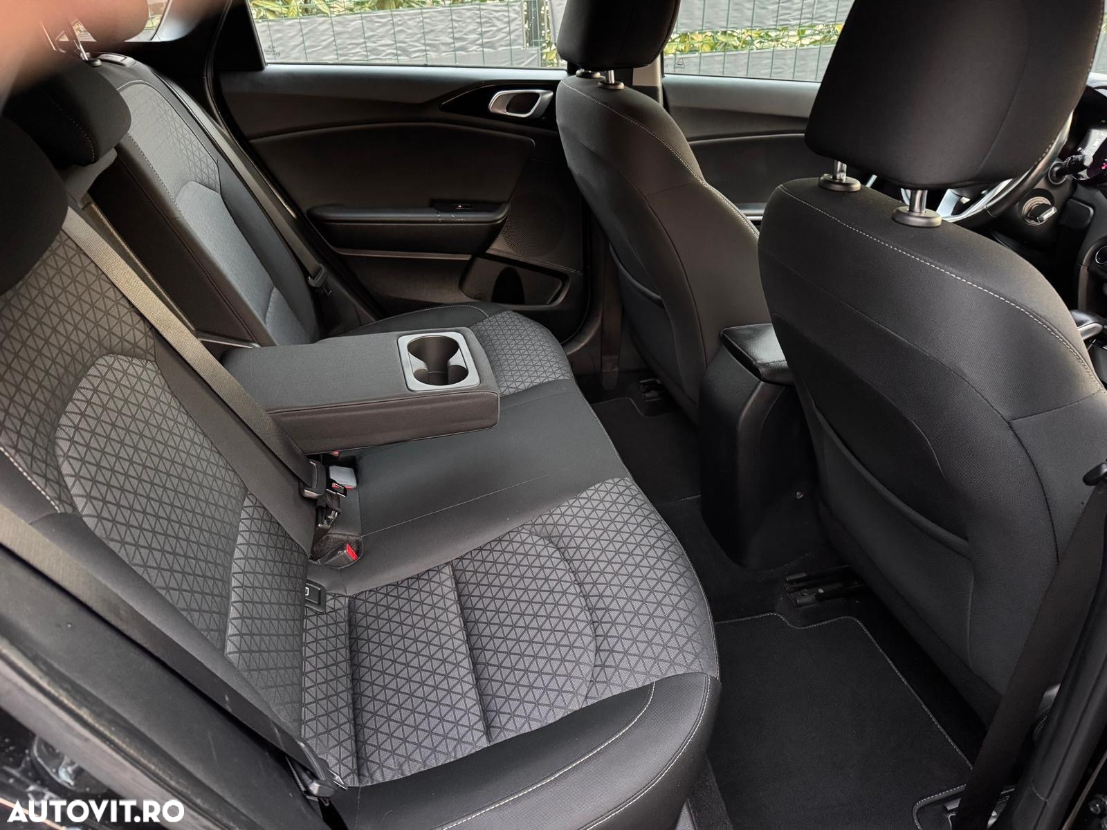 Kia Ceed 1.6 CRDi (48V Mild-Hybrid) DCT7 Vision - 20