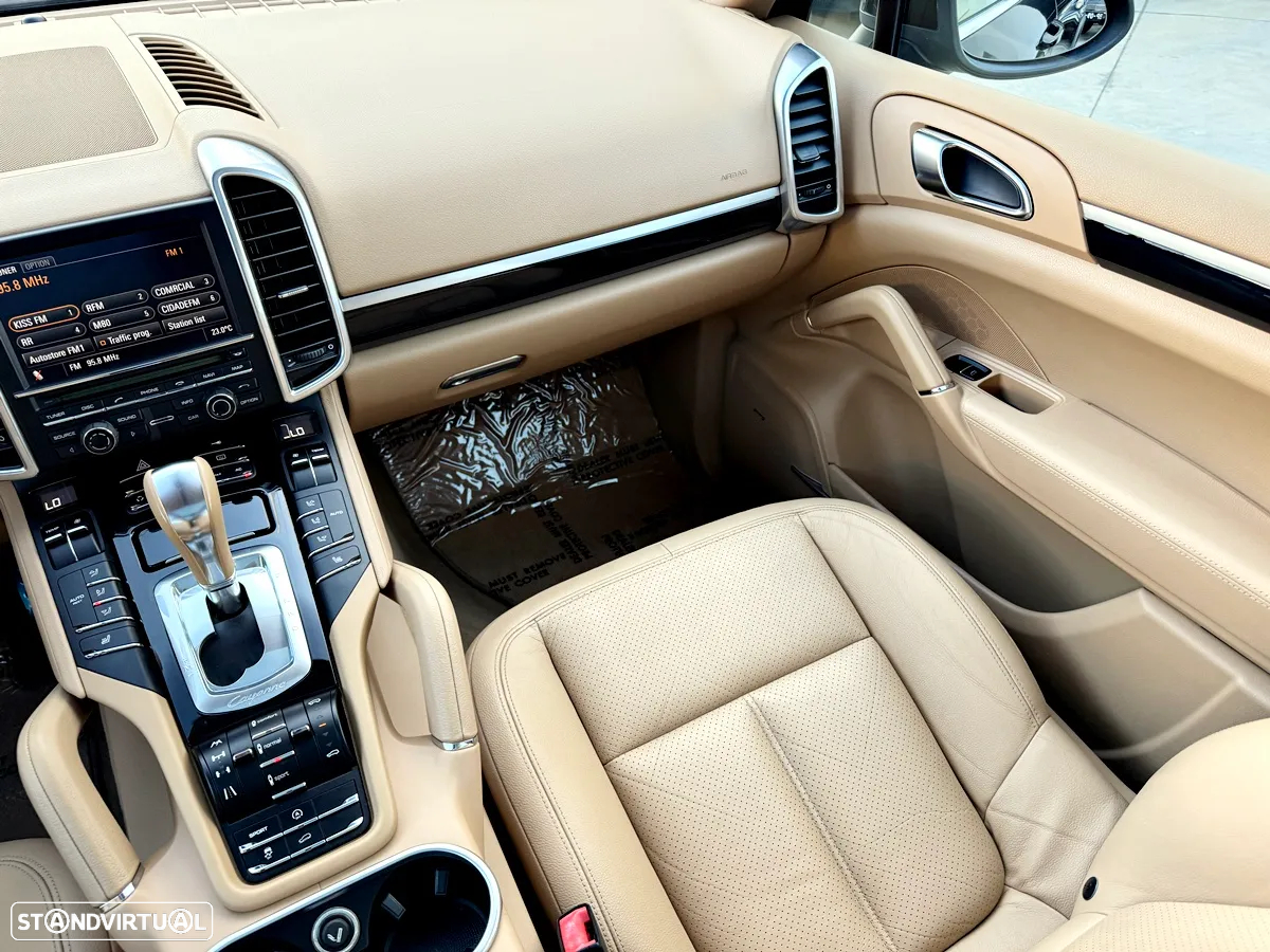 Porsche Cayenne S - 20