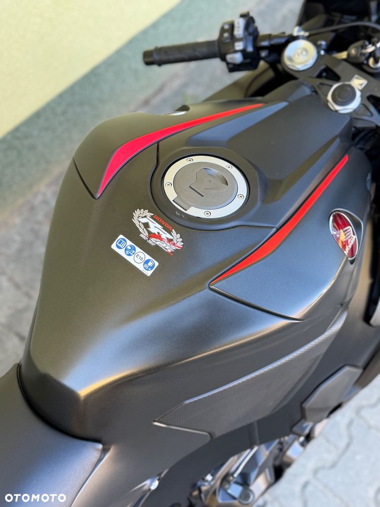 Honda CBR - 17