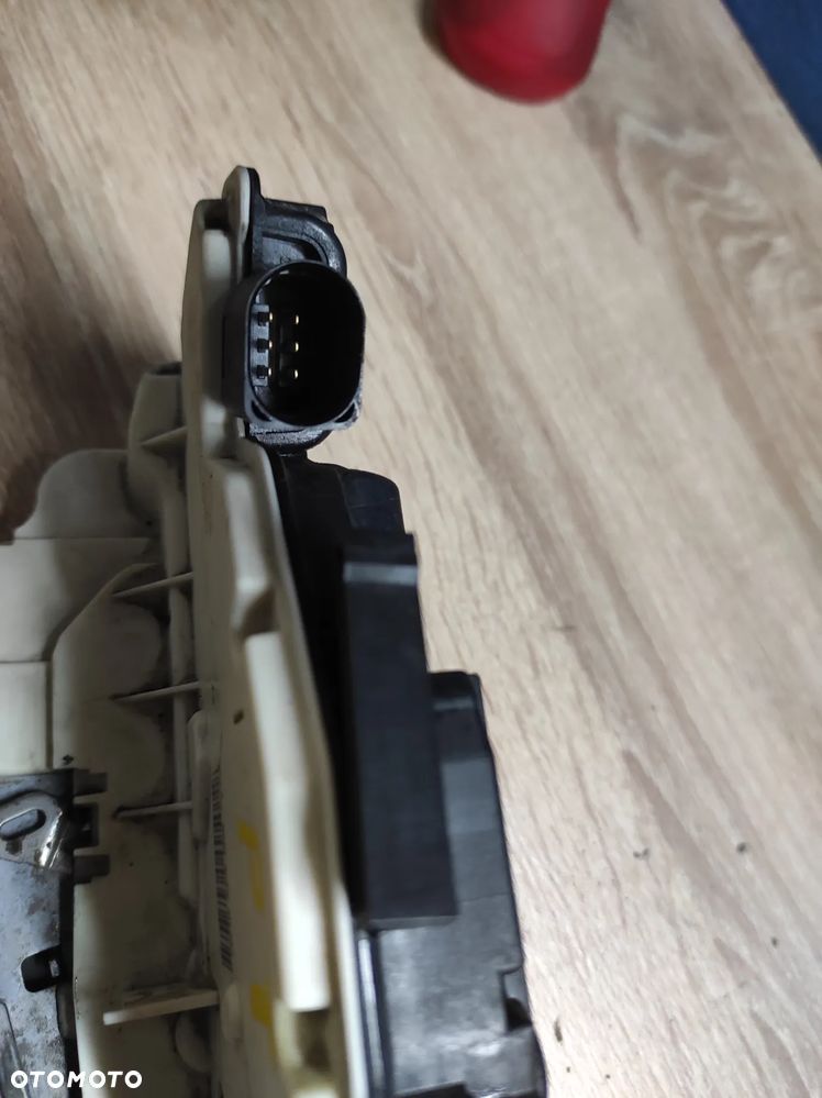 ZAMEK DRZWI PRAWY TYLNI TYŁ 5N0839016D 6 PIN SKODA FABIA 2 SUPERB 2 TIGUAN IBIZA 4 WYSYŁKA !!!!! - 5