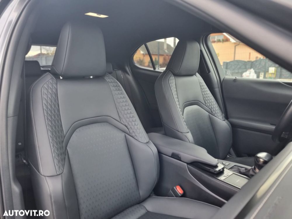 Lexus UX 250h Luxury Line - 15