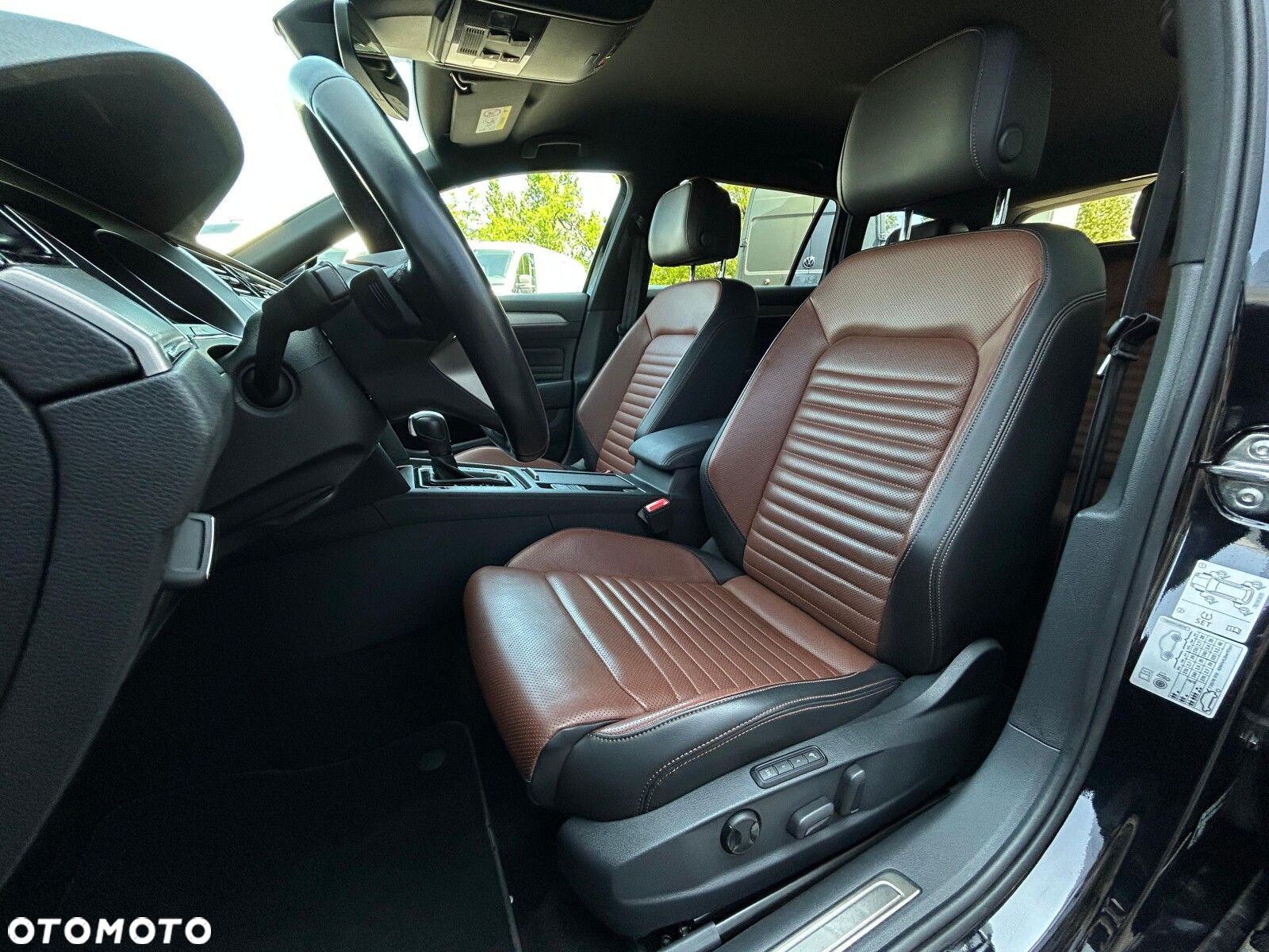Volkswagen Passat 2.0 TSI Elegance DSG - 8