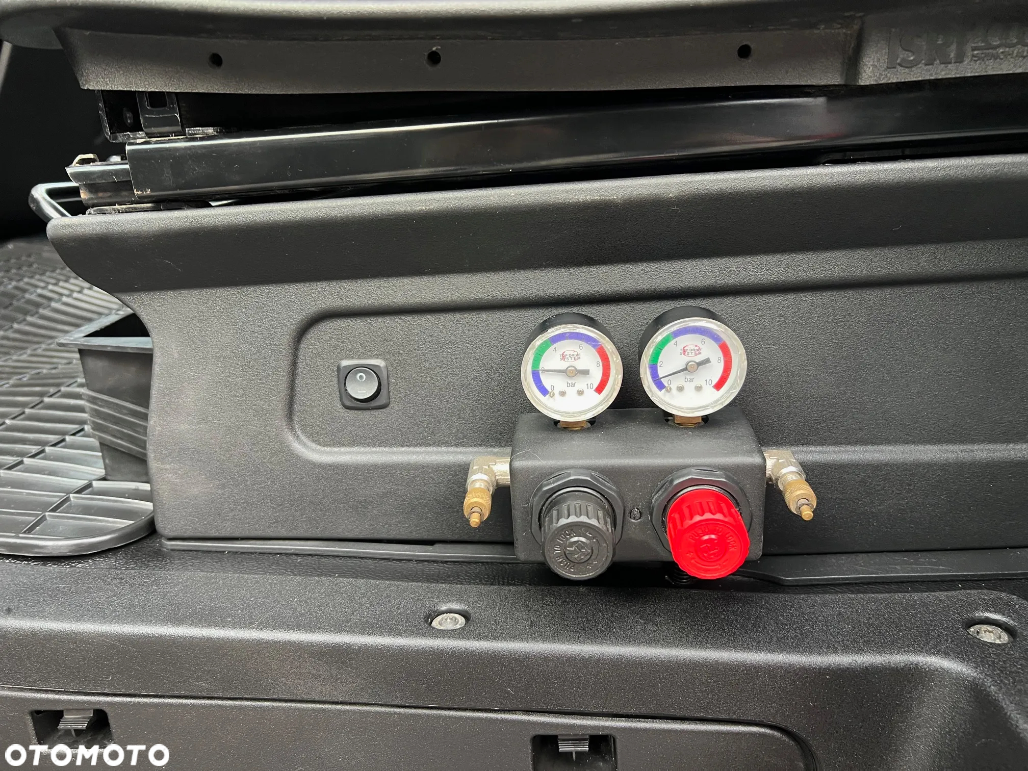 Iveco Daily 50C18 Bliźniaki Kontener Chłodnia/Mroźnia 10ep + 3x Drzwi Salon PL, Jeden Właściciel - 11