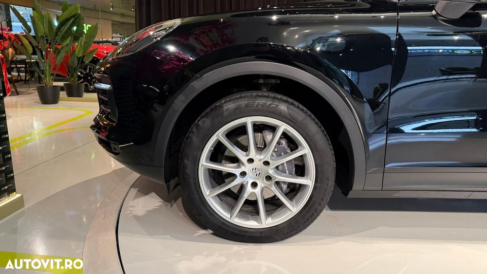 Porsche Cayenne Coupe - 8