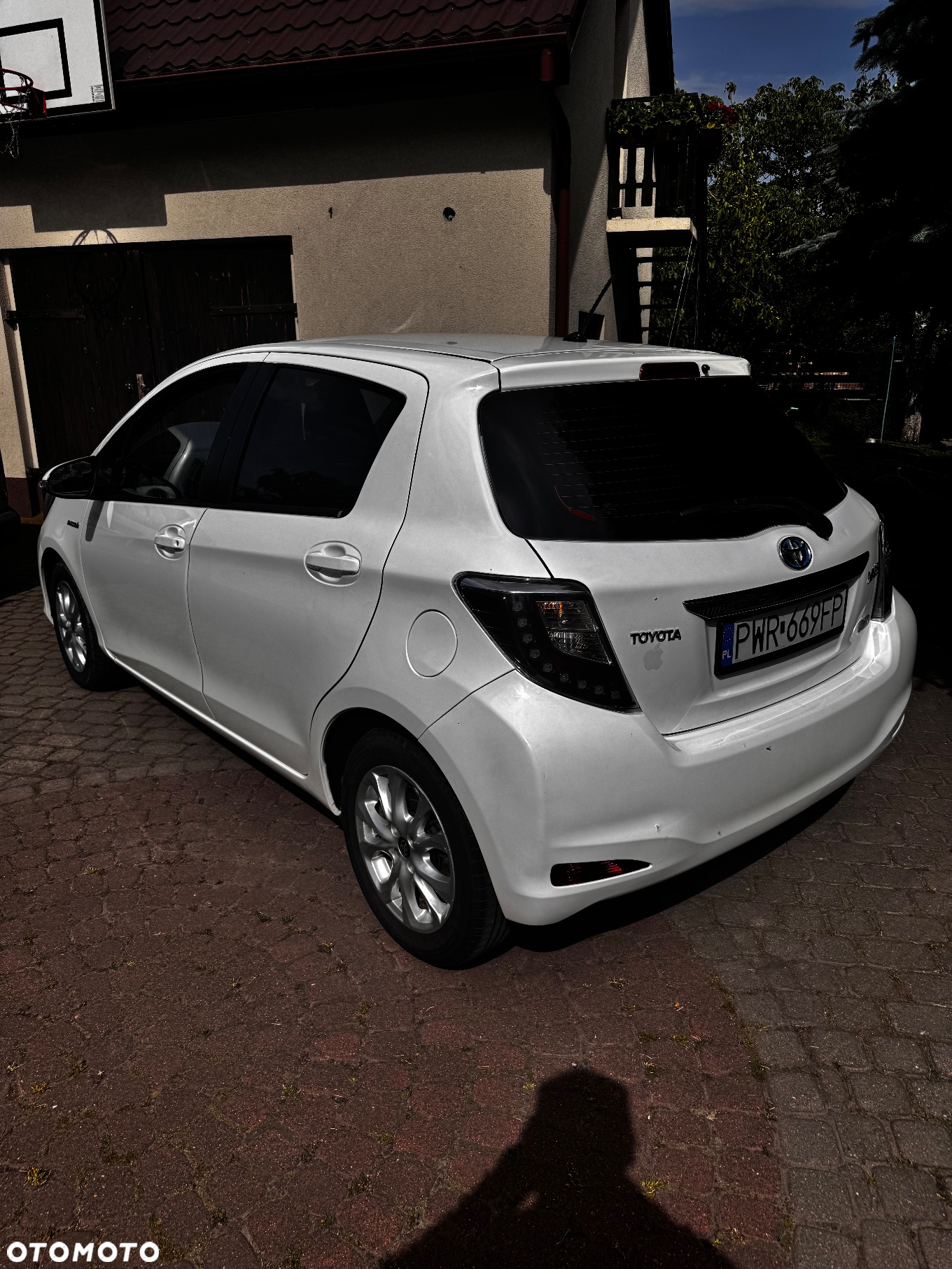 Toyota Yaris Hybrid 1.5 VVT-i - 4