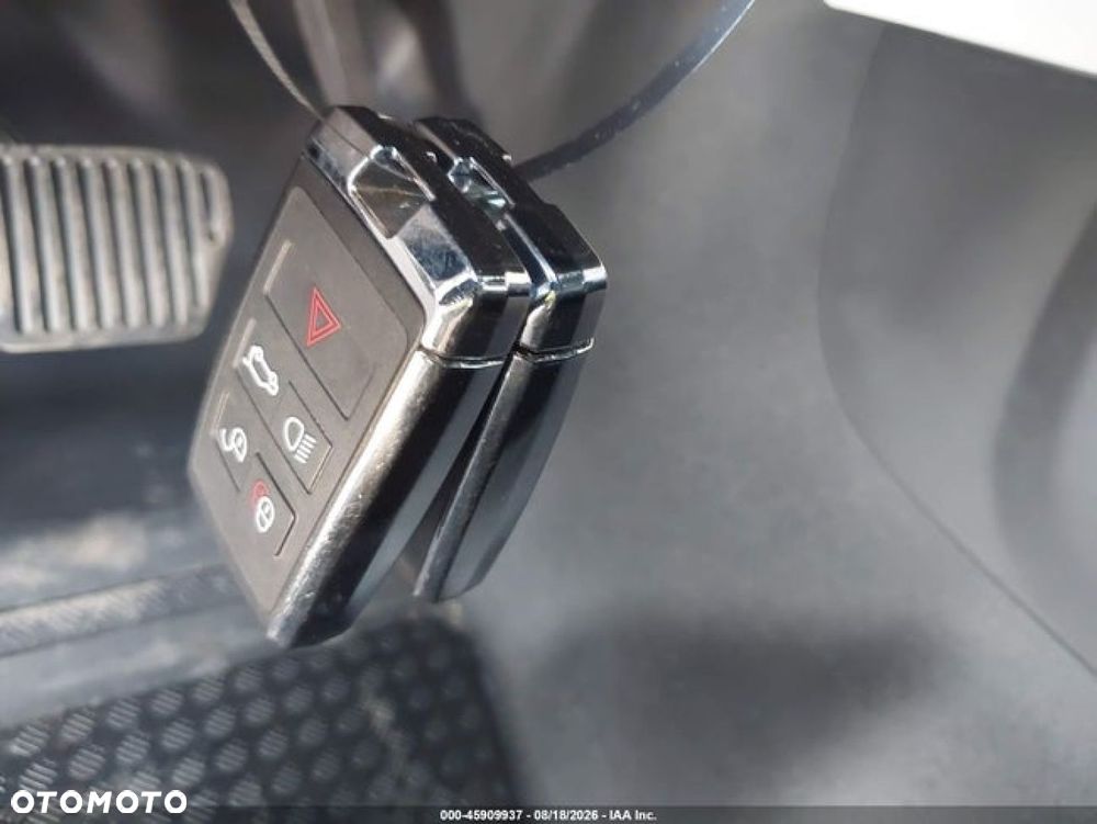 Land Rover Defender - 13