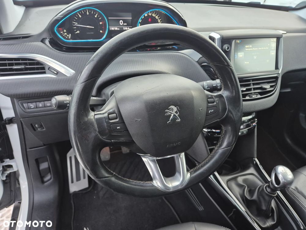 Peugeot 2008 1.6 BlueHDi Allure S&S - 14