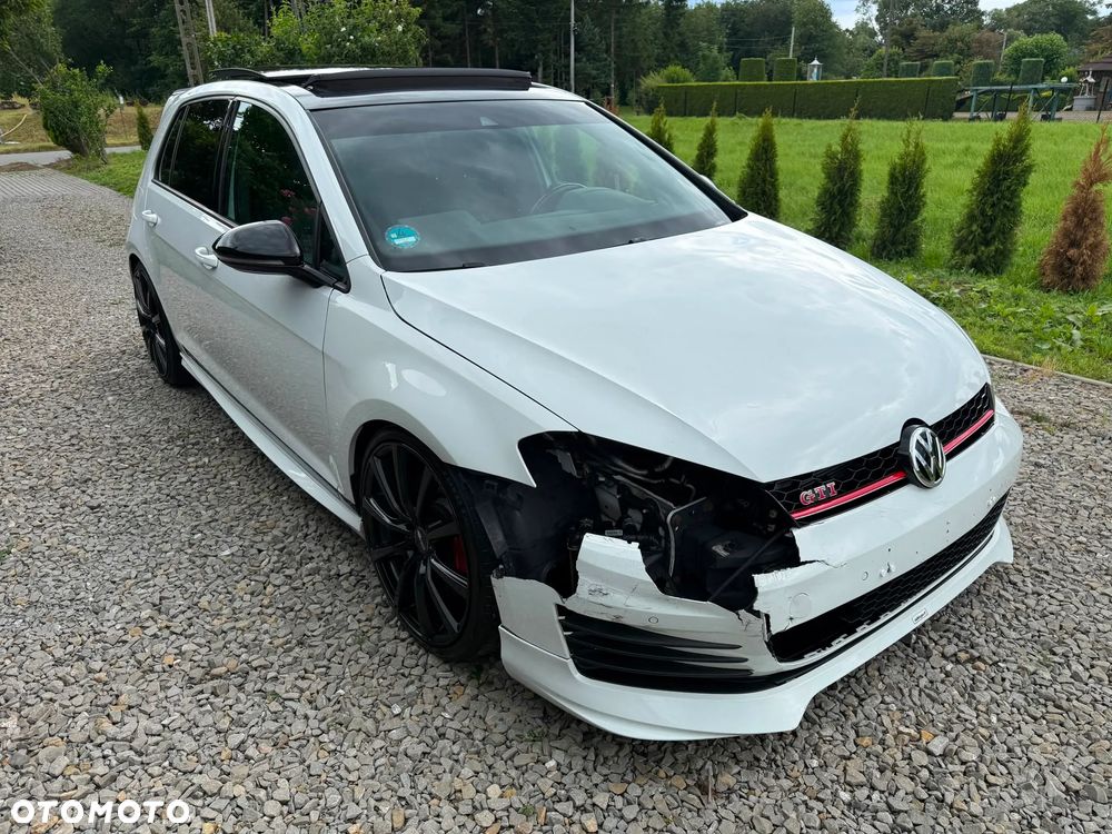 Volkswagen Golf GTI Performance BlueMotion Technology DSG - 4