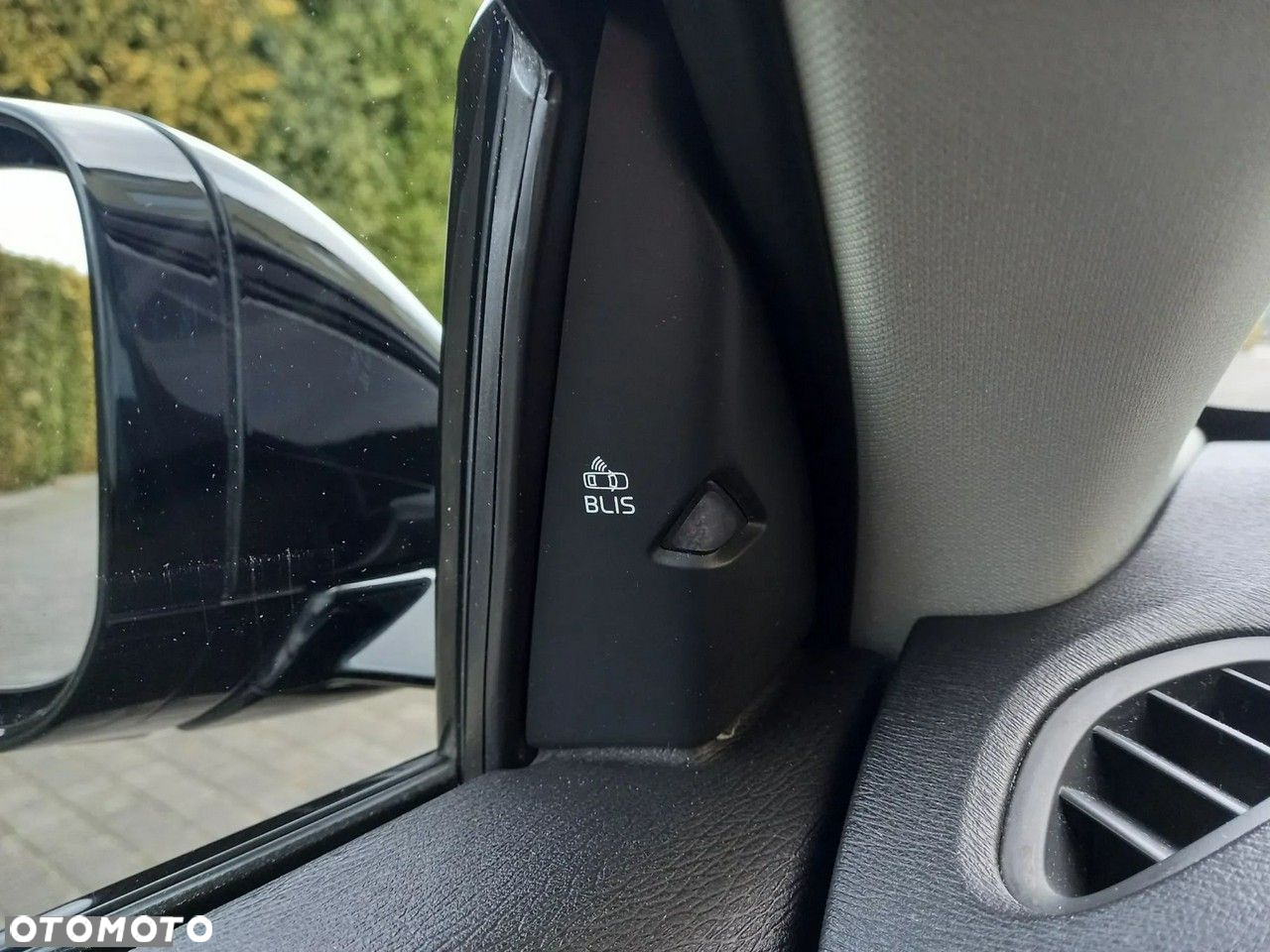Volvo V40 Cross Country D2 Momentum - 37