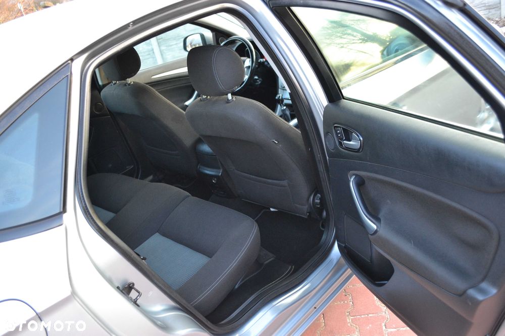 Ford Mondeo - 7