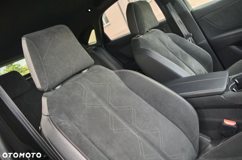 DS Automobiles DS 7 Crossback 1.6 E-Tense Performance Line + - 31
