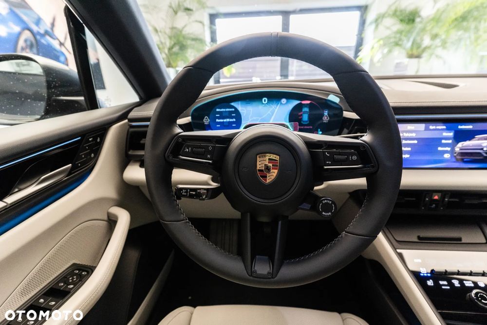 Porsche Macan - 17