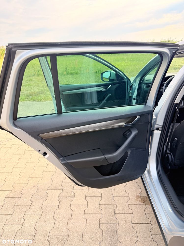 Skoda Octavia 2.0 TDI 4x4 DSG Scout - 19