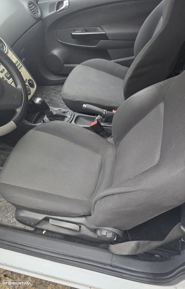 Opel Corsa 1.3 CDTi - 4