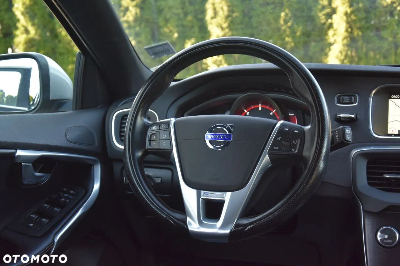 Volvo V40 D2 Drive-E R-Design Momentum - 10