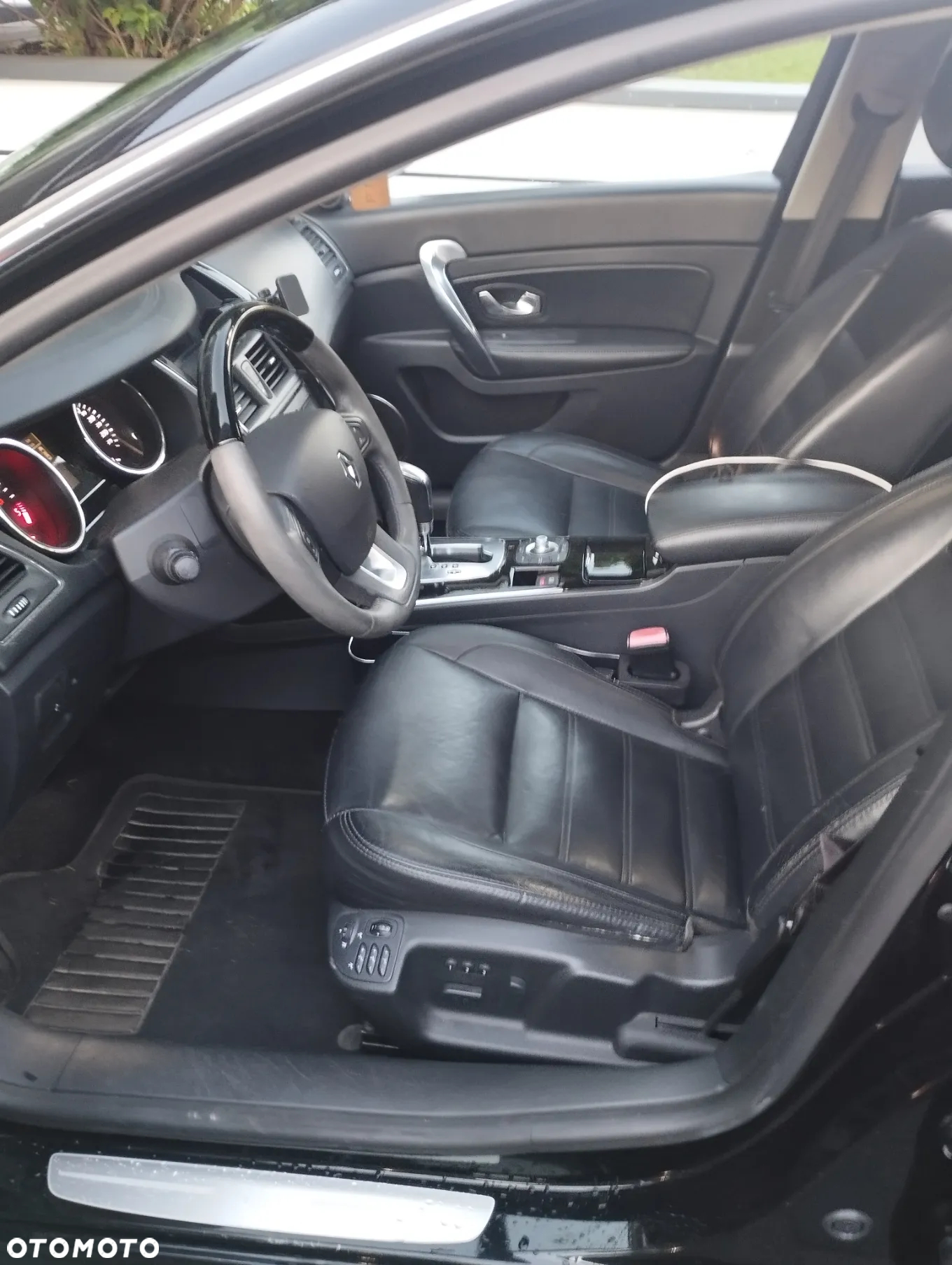 Renault Latitude 2.0 dCi Initiale - 26