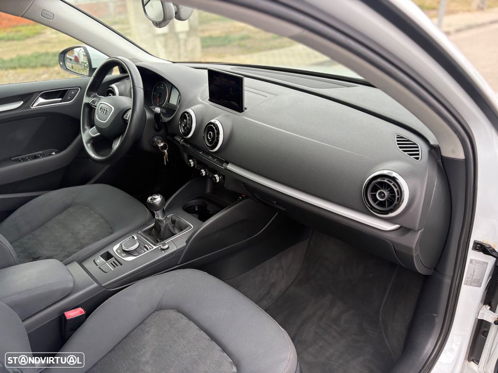 Audi A3 Sportback 1.6 TDI Attraction Ultra - 11