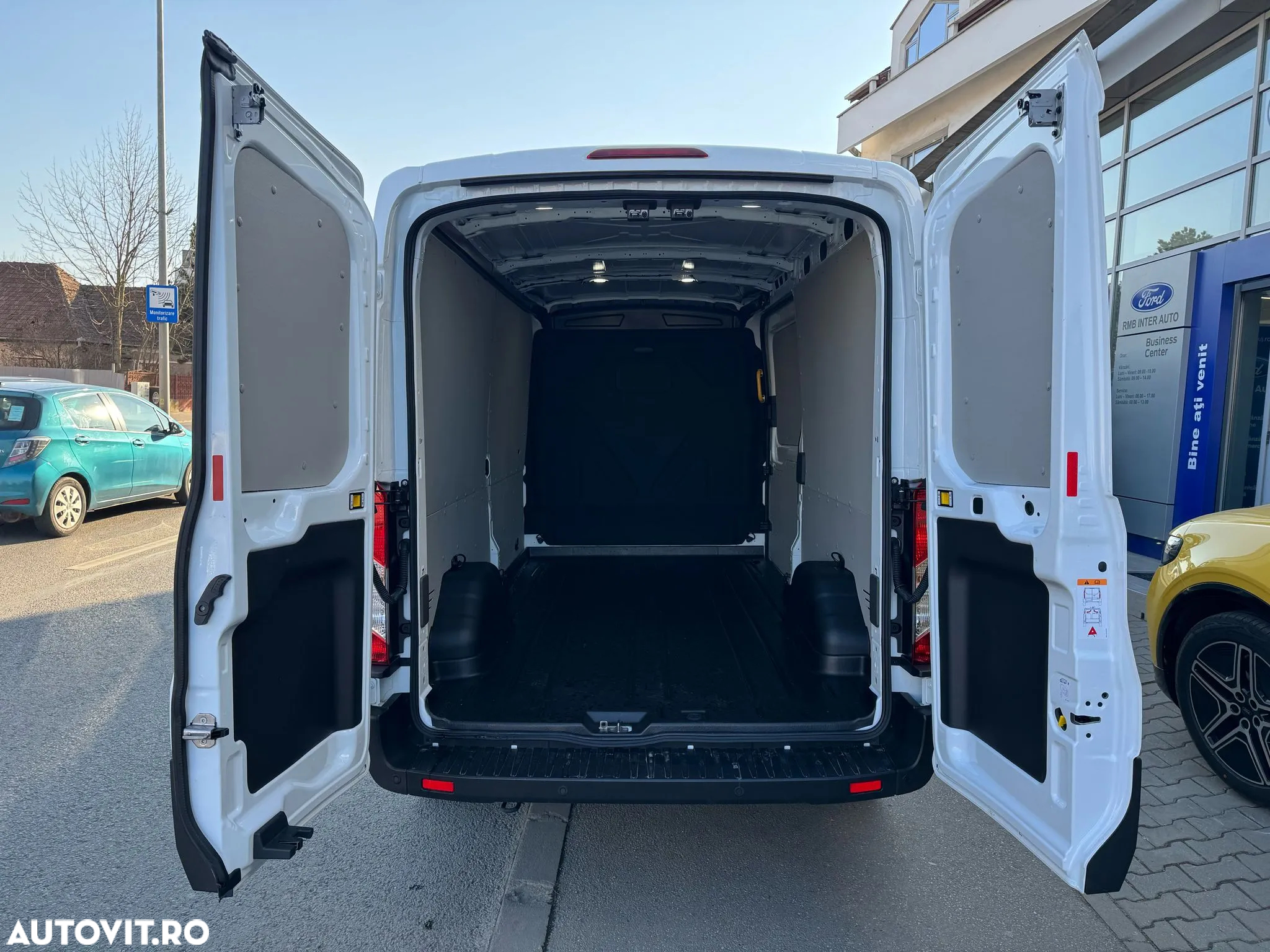 Ford TRANSIT VAN - 11