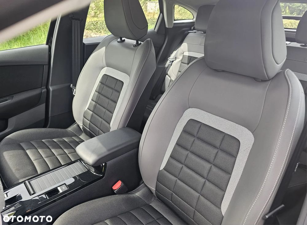 Citroën C4 PureTech 130 Stop&Start EAT8 PLUS - 9