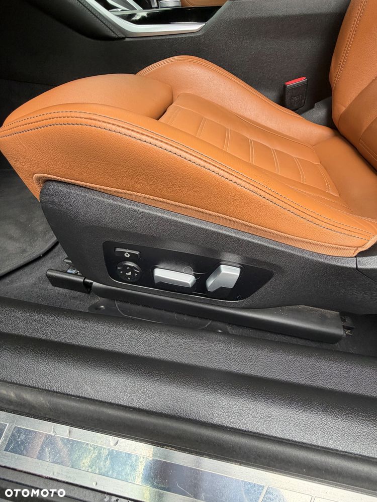 BMW Seria 2 220i - 25