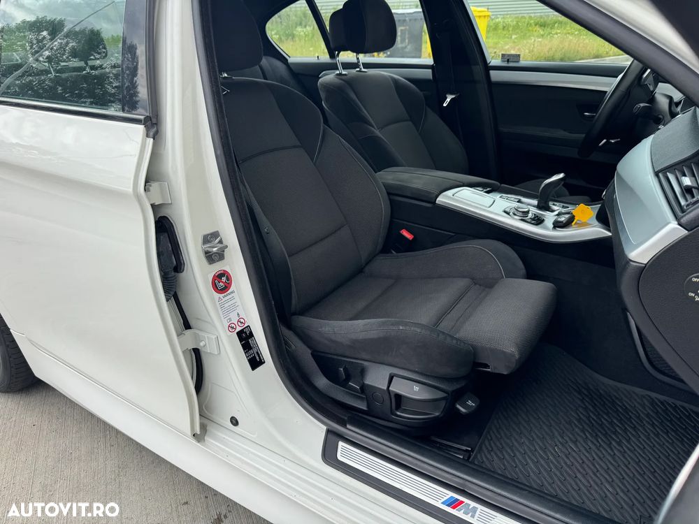 BMW Seria 5 525d xDrive Sport-Aut. - 28