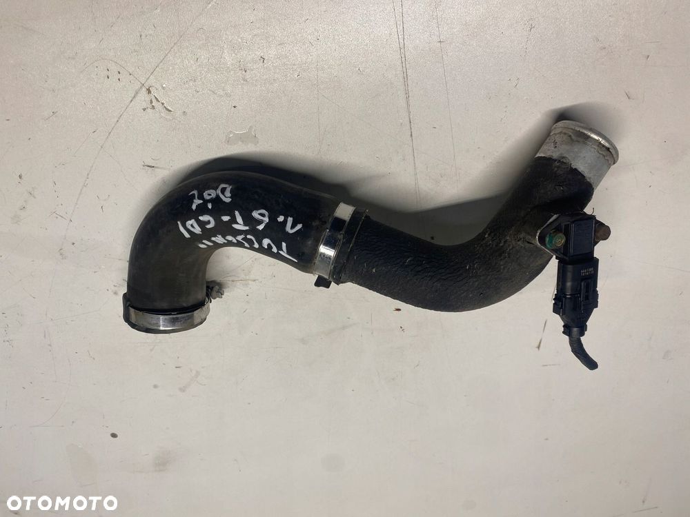 PRZEWÓD INTERCOOLERA DOLNY HYUNDAI TUCSON II 1.6 T-GDI 28261-2B740 - 2