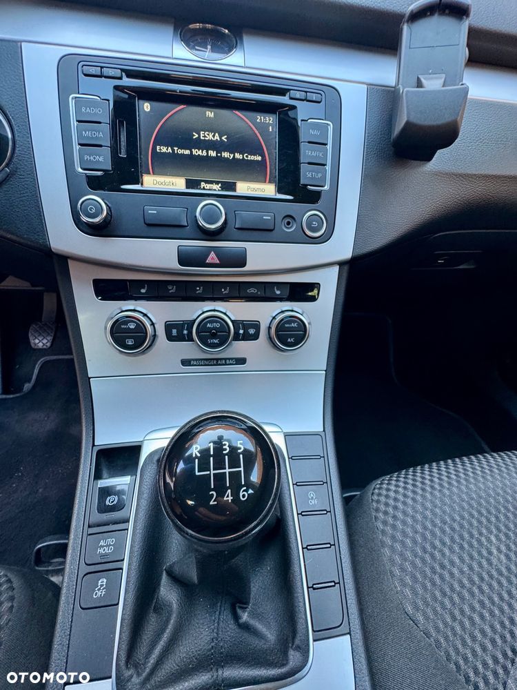 Volkswagen Passat - 20