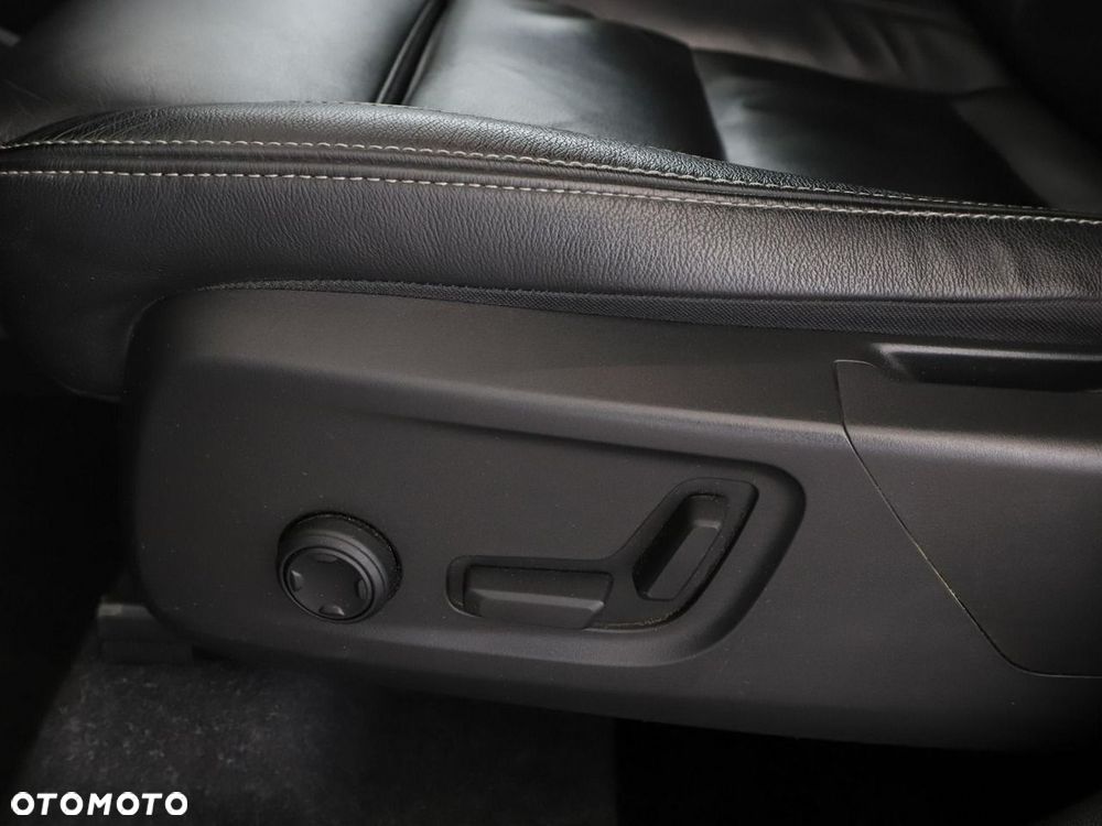 Volvo XC 40 T4 Recharge DKG Ultimate Bright - 40